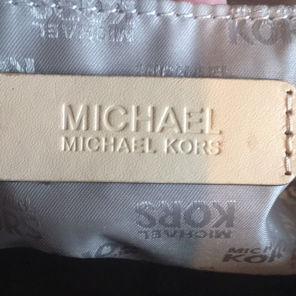 Michael Kors Large Duffle Style Purse - Picture 6 of 7